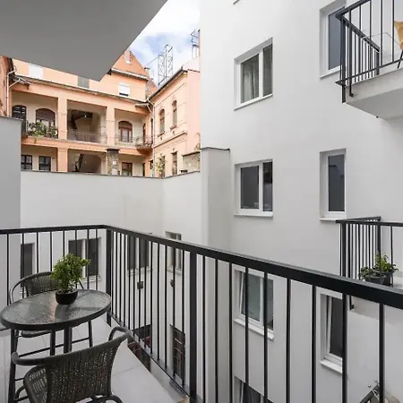 The Rose Garden Budapest Apartments Exterior photo